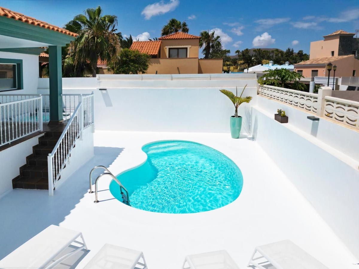 Villa Veaco Beach With Jacuzzi And Private Pool Коральео Экстерьер фото